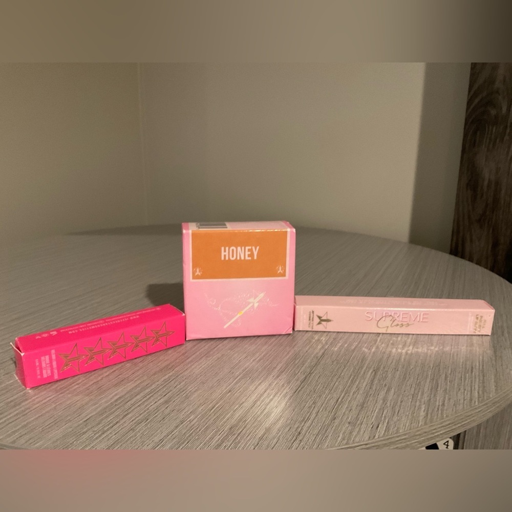 Jeffree Star 3 Piece Set - Gloss, Lipstick & Setting Powder